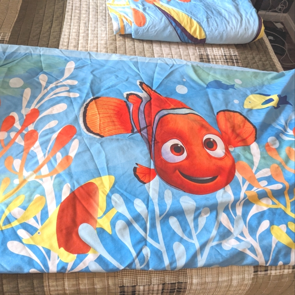 Finding Nemo toddler bed set